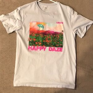 Levi’s t shirt